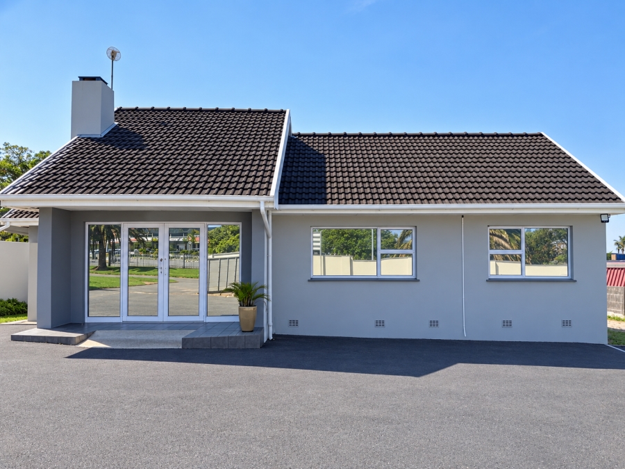 Commercial Property for Sale in Beacon Bay Eastern Cape